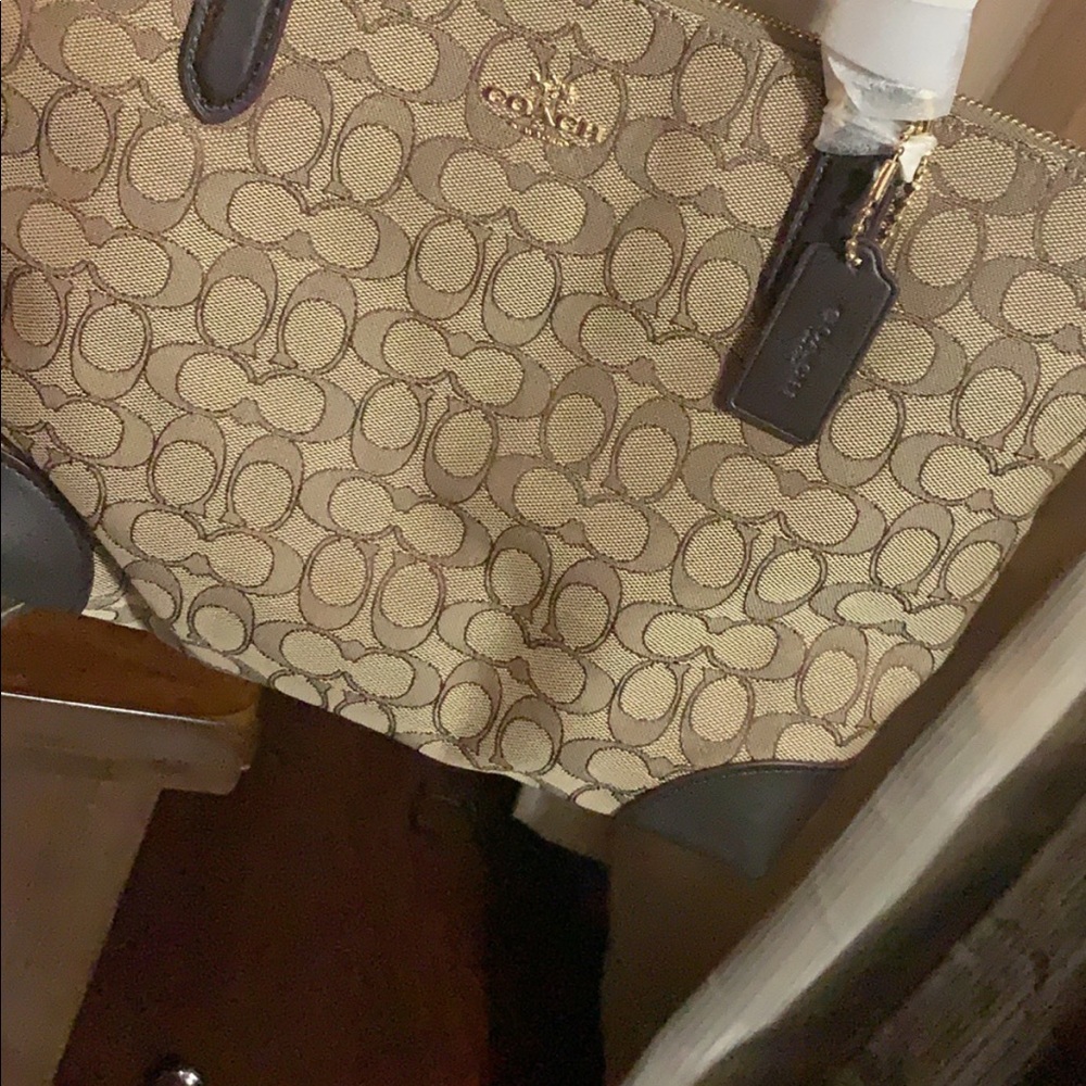 Coach purse ,totes, side bag - Picture 3 of 8